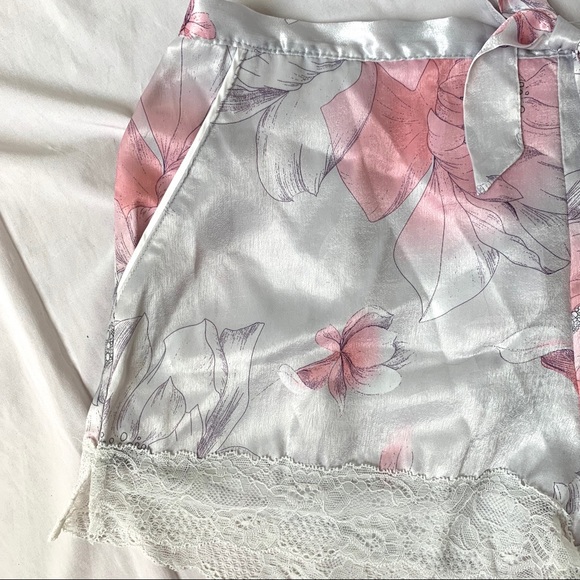 2 piece Silky Floral Lounge Set - Picture 5 of 8